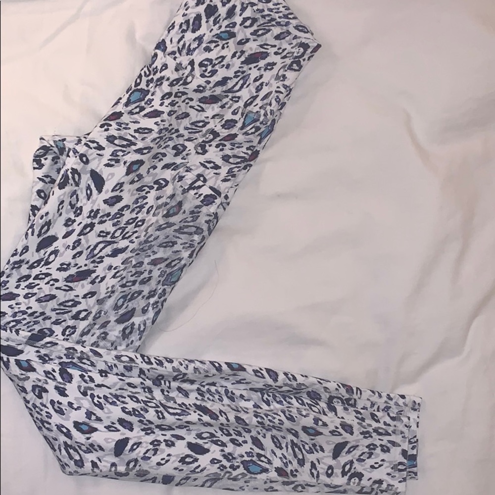 Fabletics Mila high rise snow leopard leggings